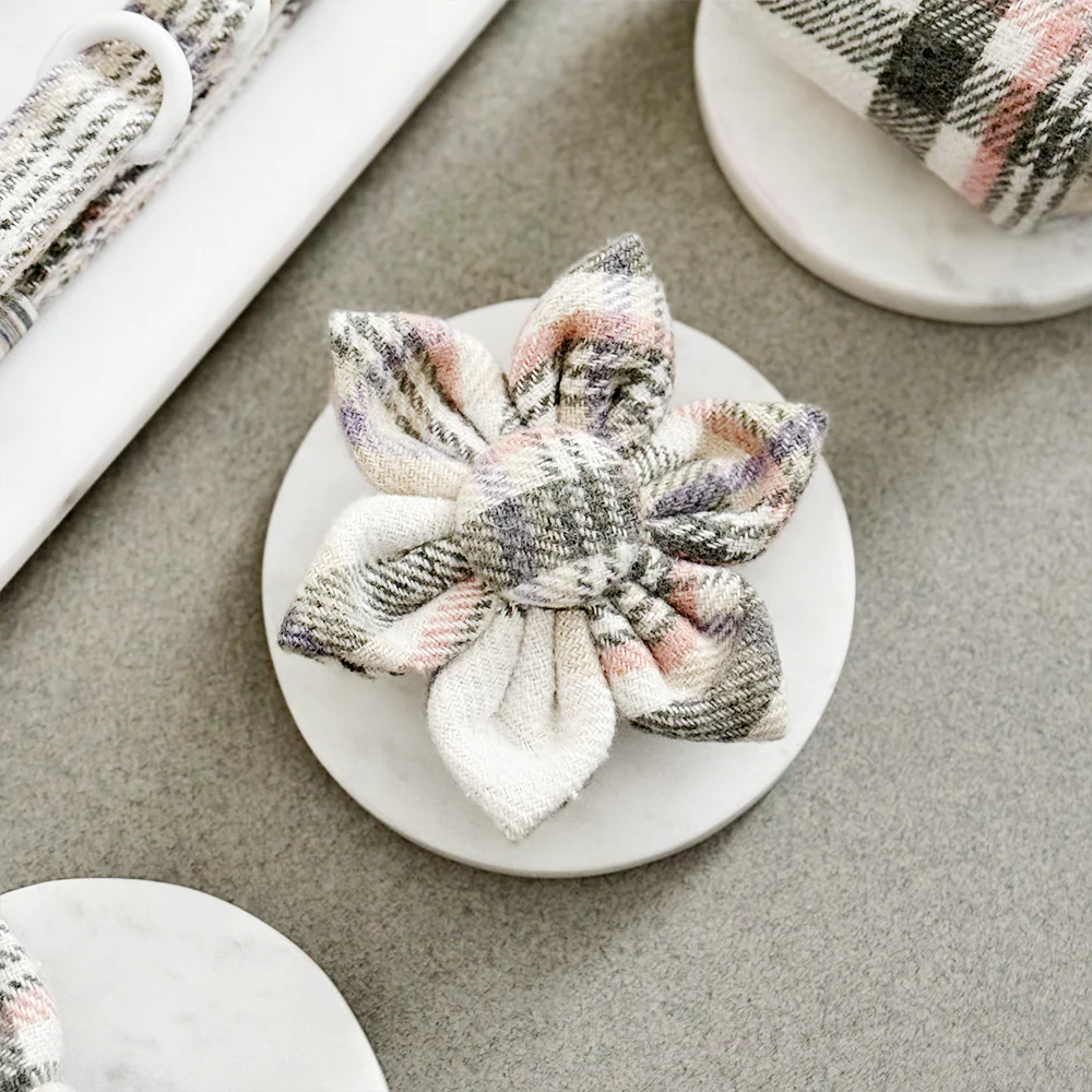 Oxford Plaid Collar Flower